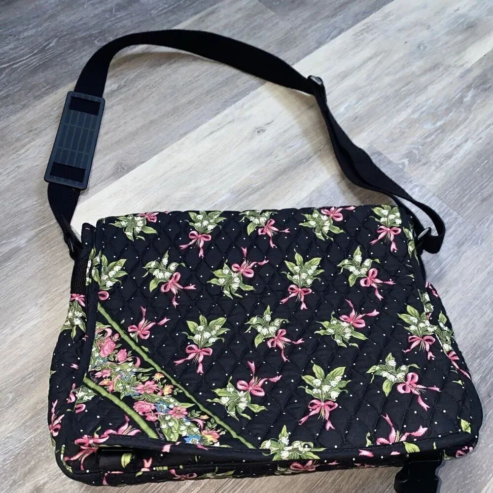 Vera Bradley - Messenger Computer Bag Purse - New Hope Pattern Retired